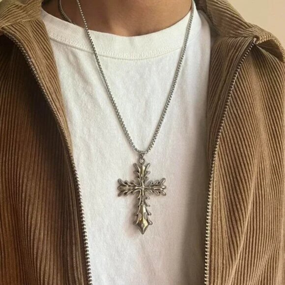 y2k grunge silver cross pendant necklace - Picture 6 of 6